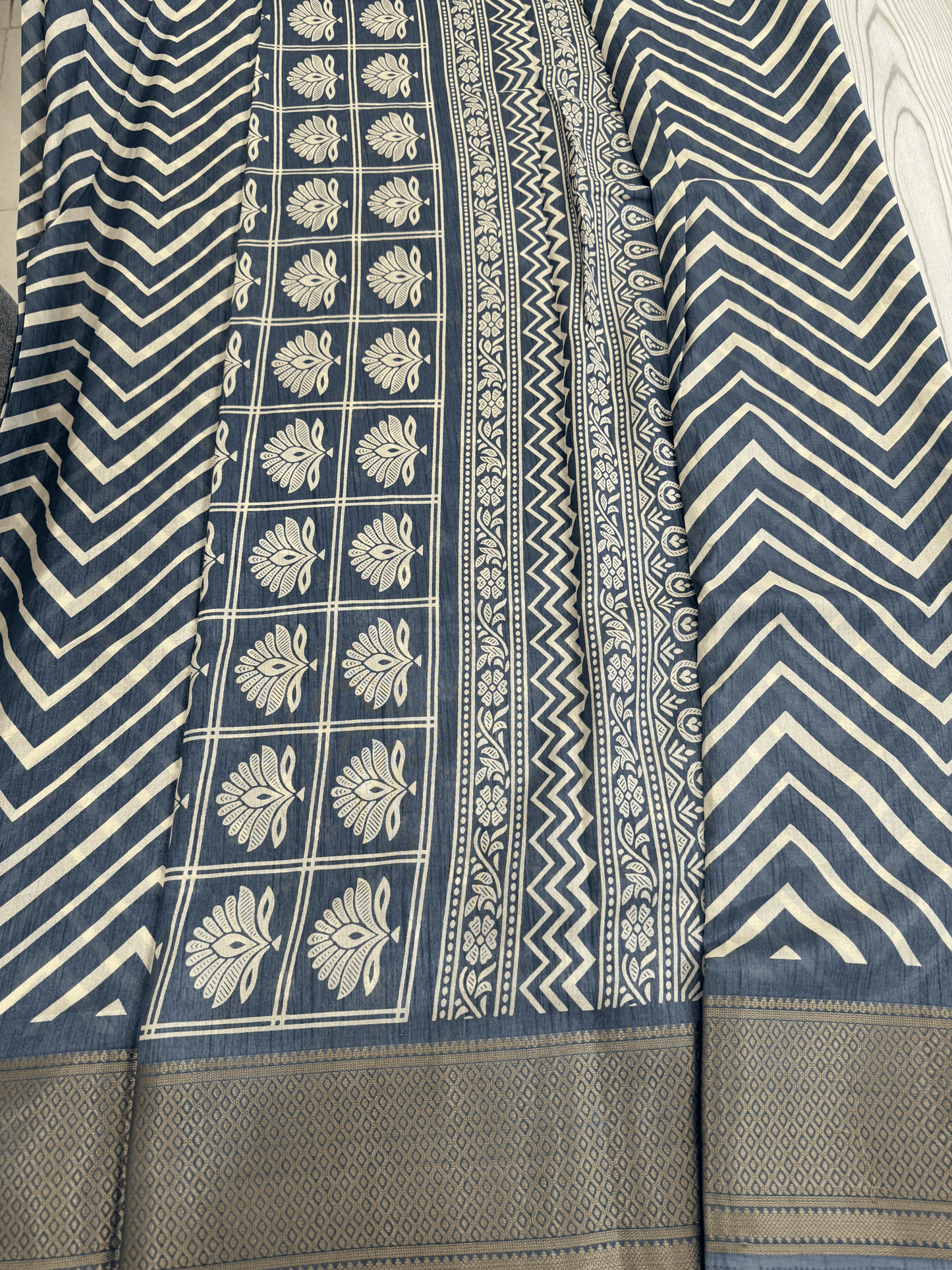 Stone blue Graceful Pure Soft Silk Handloom Saree with Contemporary Geometric Patterns and Matching Blouse